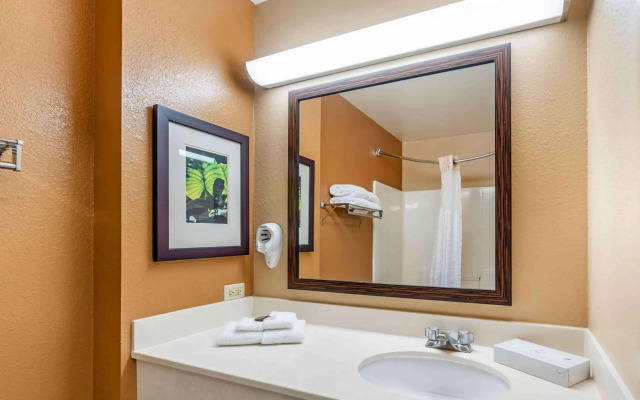 Extended Stay America Suites Chicago Woodfield Mall