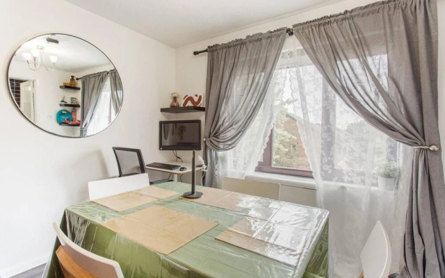 Immaculate 2-bed Apartment in Dagenham