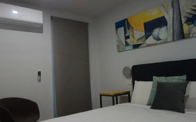 Semaphore Splash Apartments