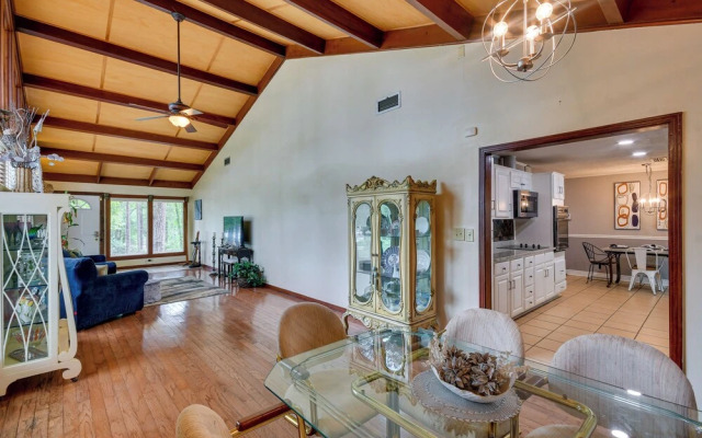 Spacious Montgomery Home ~ 3 Mi to Downtown!