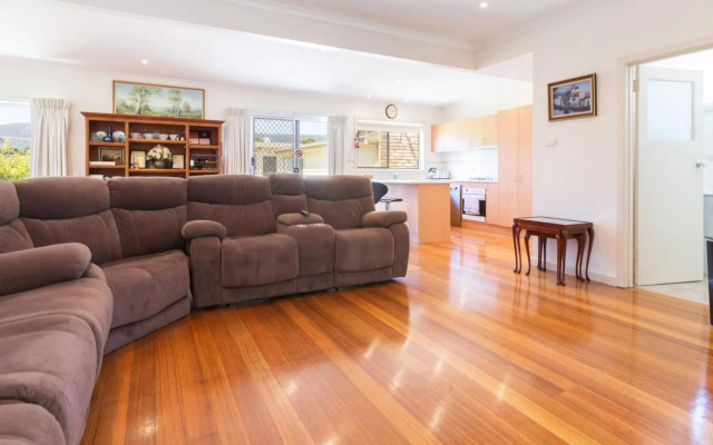 Renovated Beach Beauty - Rosebud