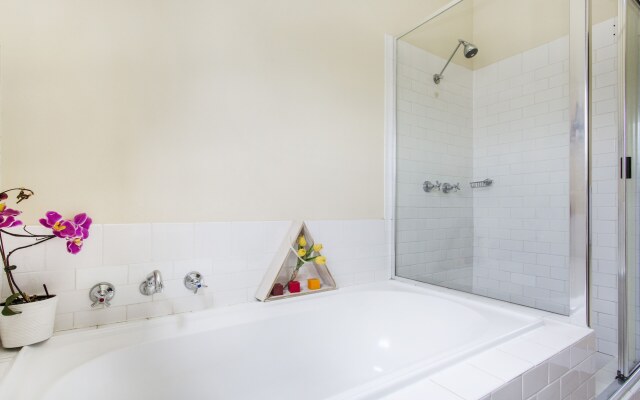 Sydney Harbour Bed and Breakfast