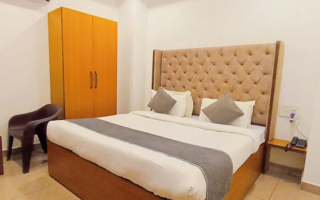 Hotel Lake View -Near Sukhna Lake