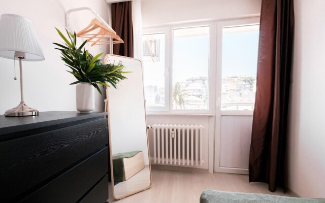 Sea View Flat w Balcony 5 min to Dolmabahce Palace