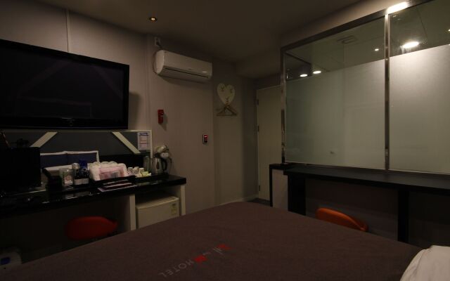 The M Hotel