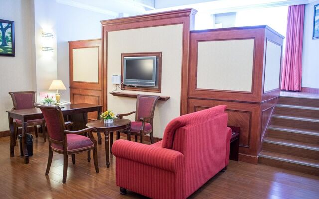 Junius Boutique Hotel