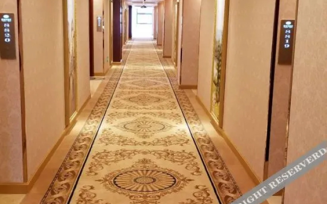 Vienna Hotel (Zunyi Xinpu Riyuexingcheng Branch)