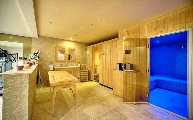 Suites De Prestige Jacuzzi, Hammam, Sauna, Piscine Mougins Cannes Grasse