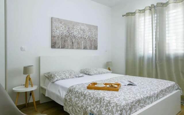 Villa Dora - Apt 2 "goud"