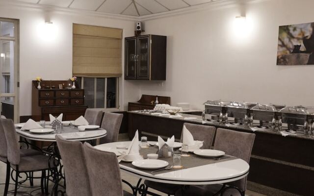 Village Machaan Resort