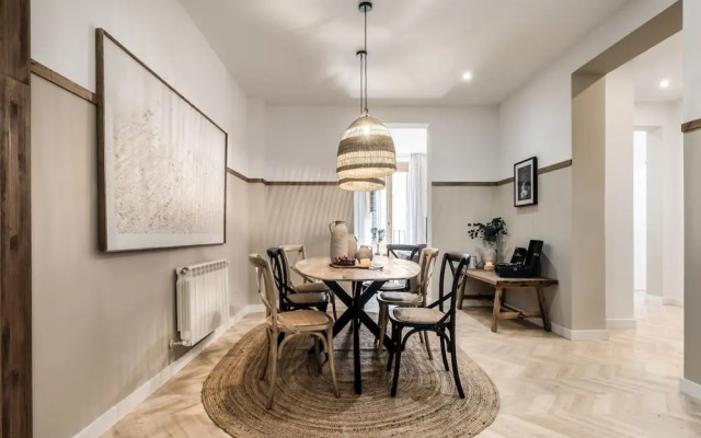 Garos - 2 Bedrooms in Malasa a