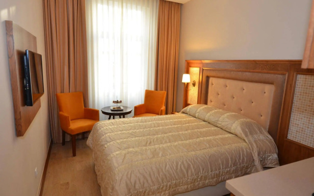 Ataker Hotel