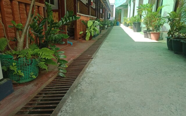 Royal Lin Thar Guest House