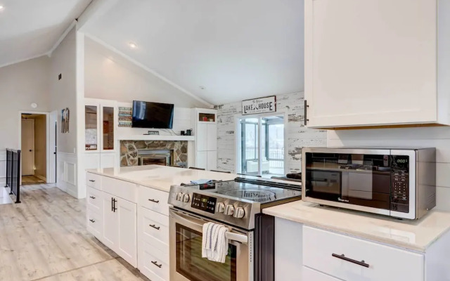 Lakefront Vacation Rental With Dock & Views!