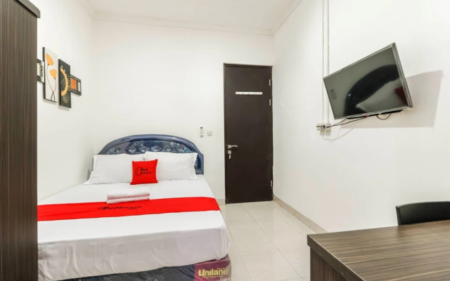 RedDoorz Plus near Trisakti University