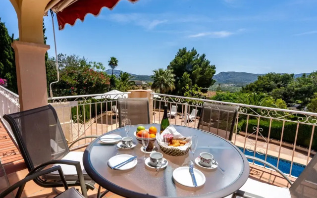 Stylish 5-bed Villa Almarina in Javea