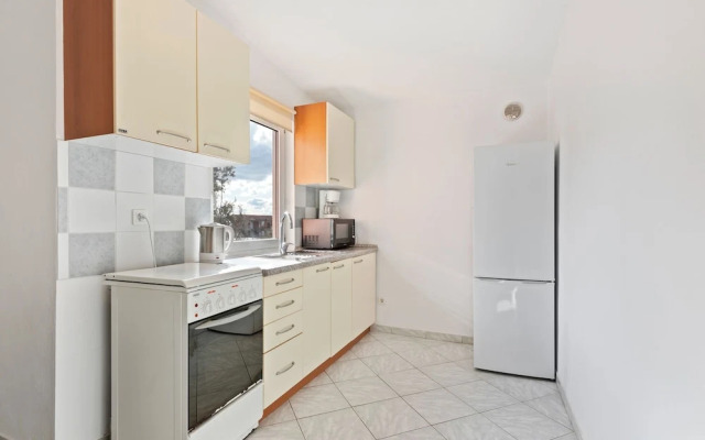 Simplistic Apartment in Vir With Garden