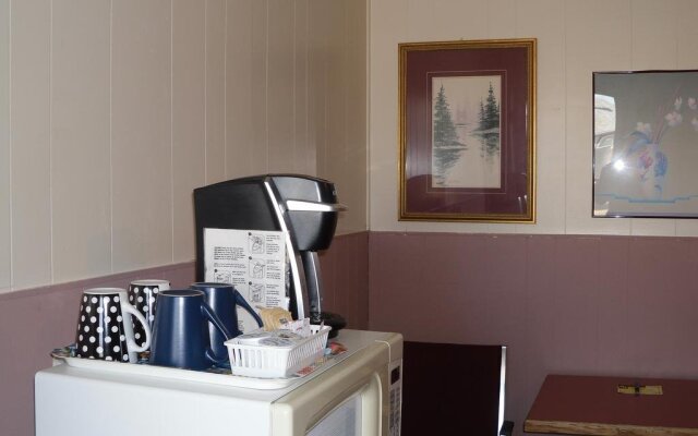 Hotel Bethel - Fort MacLeod, AB