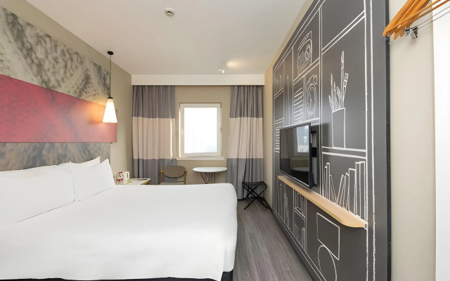 ibis Shanghai Lianyang