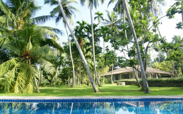 Dutch Colonial Period Villa In Contemporary Style