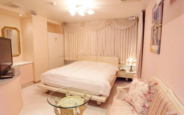 V Hotel - Adults Only