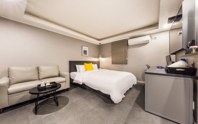 Hotel Bom