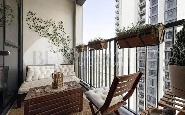 Bloomfields Stylish 1BR The Bridges