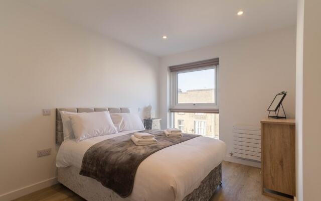 NEW Bright 1BD Flat in the Heart Tooting Broadway