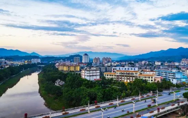 Jinggu Yingjiang International Hotel