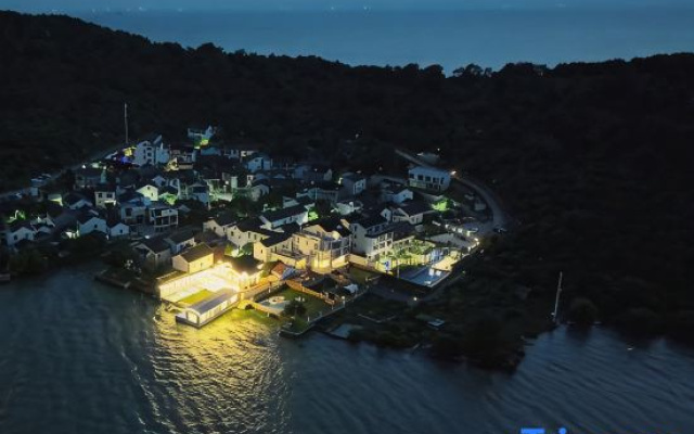 Manhua Island Lake View Homestay