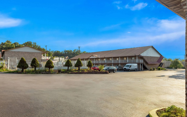 Days Inn by Wyndham Huntington