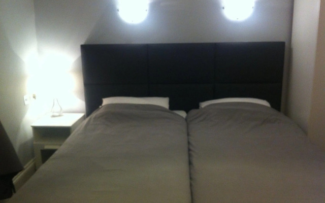 Maranton House Hotel