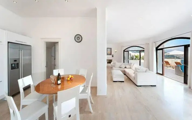 Korsan Kuzey-stunning 5bed Private Beach Platform