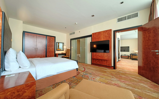 Millennium Airport Hotel Dubai - Image 5