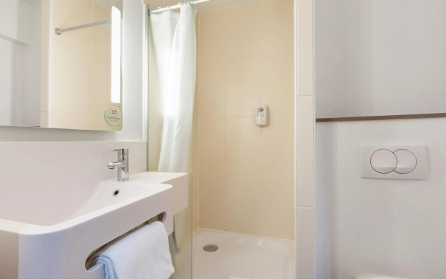 B&B HOTEL Lille Centre Grand Palais