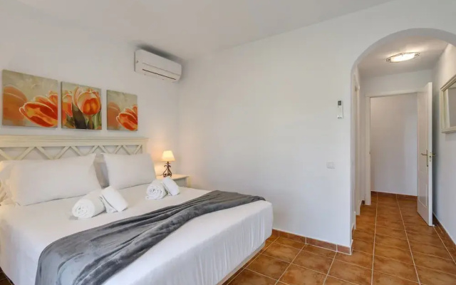 Golfside Apartment for 6 Guests