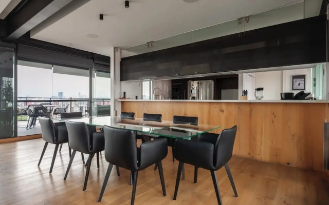319-PH Luxury 3BR Duplex PH