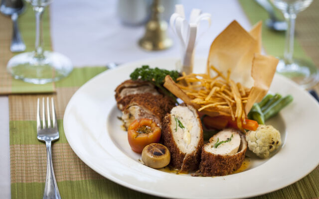 The Albatross, Kandy
