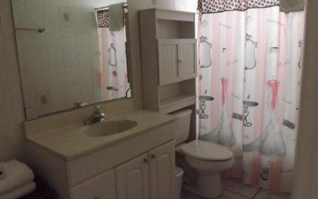 Eamon James Apartments & Suites