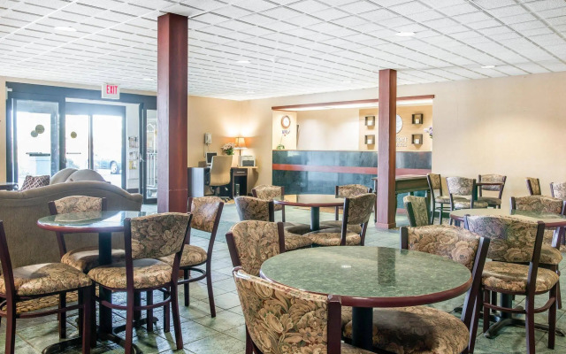 Comfort Inn & Suites Maumee - Toledo (I80-90)
