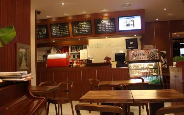 Yuwon Hotel