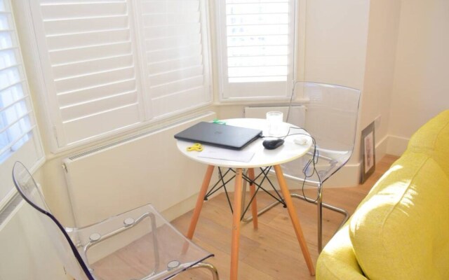 1 Bedroom Apartment In Kilburn