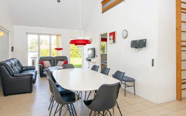 10 Person Holiday Home in Grenaa-by Traum