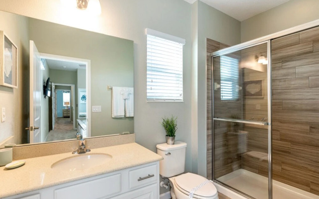 Lake Views, Private Pool & Spa, Games Room..