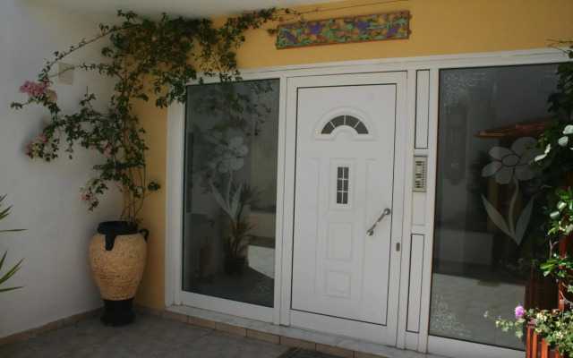 Pantheon Deluxe Apartments