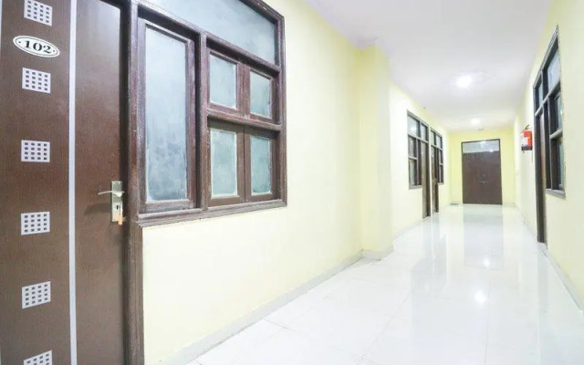 Hotel Sunrise Inn by OYO Rooms