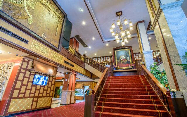 Alexander Hotel