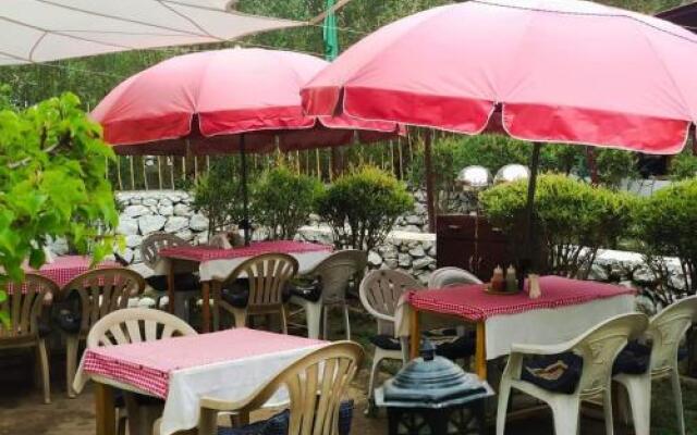 Nilza Guesthouse And Restuarant