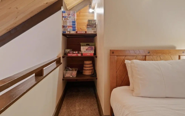 Pole House 10 2 Bedroom Cabin