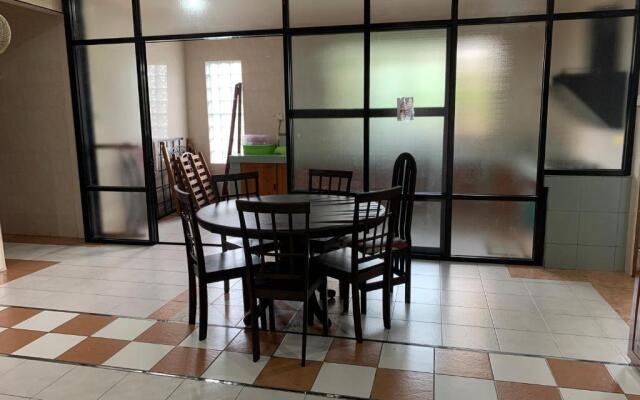 Shangrila House @ 香格里拉民宿